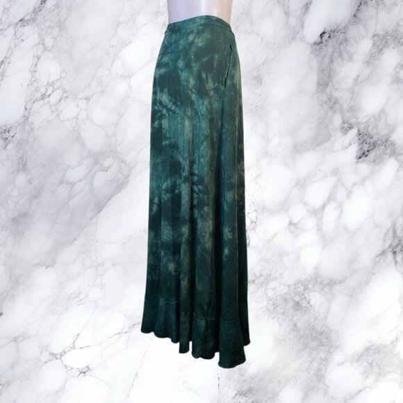 Purusha People Sol Lily Wave Maxi Skirt in Green - Picture 10 of 12
